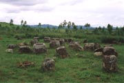 Thong Hai Hin - mystick� Plain of Jars (nalezi�t� �.1). Laos.