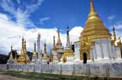 Buddhistick� chr�m. Oblast okolo vesnice Kalaw.  Myanmar (Barma).
