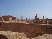 Sabratha byla sou��st� Numidiansk�ho kr�lovstv� Massinissa. V 2.-3 stolet� na�eho letopo�tu byla p�estav�na v rom�nsk�m stylu. Libye.