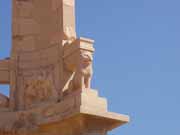 Sabratha byla sou��st� Numidiansk�ho kr�lovstv� Massinissa. V 2.-3 stolet� na�eho letopo�tu byla p�estav�na v rom�nsk�m stylu. Libye.