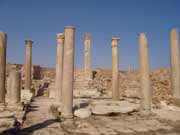 Sabratha byla sou��st� Numidiansk�ho kr�lovstv� Massinissa. V 2.-3 stolet� na�eho letopo�tu byla p�estav�na v rom�nsk�m stylu. Libye.