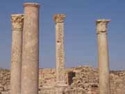 Sabratha byla sou��st� Numidiansk�ho kr�lovstv� Massinissa. V 2.-3 stolet� na�eho letopo�tu byla p�estav�na v rom�nsk�m stylu. Libye.