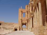 Sabratha byla sou��st� Numidiansk�ho kr�lovstv� Massinissa. V 2.-3 stolet� na�eho letopo�tu byla p�estav�na v rom�nsk�m stylu. Libye.