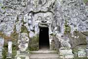 Goa Gajah, slon� jeskyne. Bali, Indon�sie.