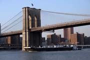 Brooklyn Bridge, Manhattan, New York. Spojen� st�ty americk�.