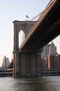 Brooklyn Bridge, Manhattan, New York. Spojen� st�ty americk�.