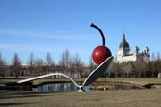 Sculpture Garden, Minneapolis, Minnesota. Spojen� st�ty americk�.