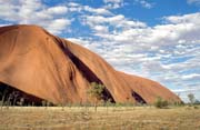 Ayers Rock (Uluru). Jedne z nejv�t��ch monolit� na sv�t�. Austr�lie.