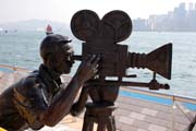 Tsim Sha Tsui Promenade, nebo-li Promen�da hv�zd. Hong Kong.