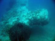 Pot�p�n� u ostrov� Togian, Kadidiri, vrak bombard�ru B24 z druh� sv�tov� v�lky potopen� 3. kv�tna 1945. Sulawesi,  Indon�sie.