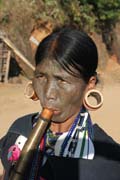 �ena z etnika Makan Chin, vesnice Mindat, provincie Chin. Myanmar (Barma).