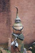 Animistick� feti�e chr�n� obyvatele domu proti zl�m duch�m, etnikum Somba. Oblast Boukoumb�. Benin.