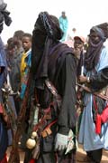 Tuaregov� na slavnosti Cure Sal�e (L��ba sol�). M�ste�ko In-Gall. Niger.