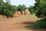 Vesni�ky na cest� mezi m�sty Niamey a Agadez. Niger.