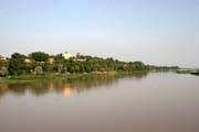 �eka Niger v hlavn�m m�st� Niamey. Niger.