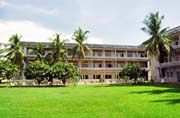 Dnes Muzeum Tuol Sleng, za Pol Potova re�imu ob�van� veznice S-21. Kambod�a.