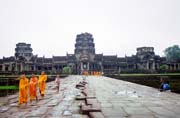 Pohled na chr�m Angkor Wat brzy r�no. Oblast chr�m� Angkor Wat. Kambod�a.