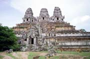 Chr�m Ta Keo - jeden z mnoha z chr�mov� oblasti Angkor Wat. Kambod�a.