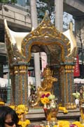 Chr�m Erawan (San Phra Phrom), Bangkok. Thajsko.