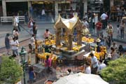 Chr�m Erawan (San Phra Phrom), Bangkok. Thajsko.