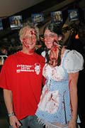 Masky na Halloween p�rty, Minnesota. Spojen� st�ty americk�.
