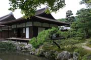 Chr�m Ginkaku-ji (naz�van� t� Chr�m St��brn�ho pavilonu), Kj�to. Japonsko.