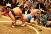Sumo z�pasn�ci v akci. Tokio. Japonsko.