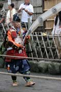 Tsurugaoka Hachiman-gu Shrine Reitaisai (Ka�doro�n� Festival) svatyn� Tsurugaoka Hachiman-gu. Tento den se kon� Yabusame - tradi�n� japonsk� lukost�elba z kon�. M�sto Kamakura. Japonsko.