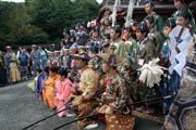 Tsurugaoka Hachiman-gu Shrine Reitaisai (Ka�doro�n� Festival) svatyn� Tsurugaoka Hachiman-gu. Tento den se kon� Yabusame - tradi�n� japonsk� lukost�elba z kon�. M�sto Kamakura. Japonsko.