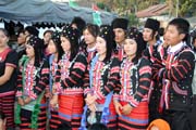 Lid� z etnika Lahu na sv� oslav� Nov�ho roku, m�sto Kengtung. Myanmar (Barma).