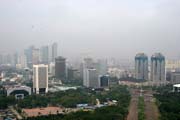 Jakarta se m�n� a po letech nov� pohled na panorama m�sta. J�va,  Indon�sie.