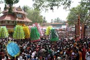 Thaipooya Mahotsavam Festival. Chr�m Sree Maheswara Temple v Koorkancheri ve m�st� Thrissur, Kerala. Indie.